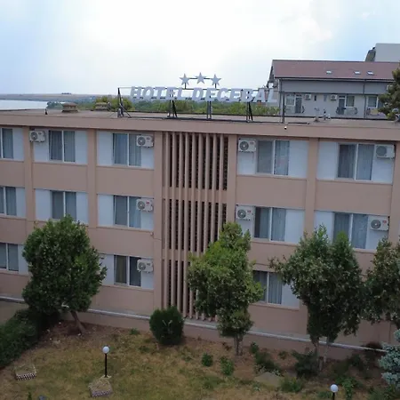 Decebal 招待所 3*